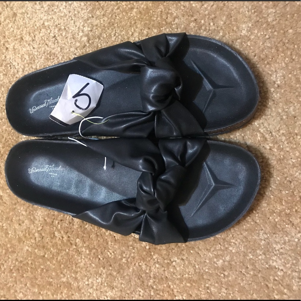 Universal thred slide on shoes